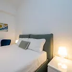 Modern Two-Room Suite In Corso Buenos Aires